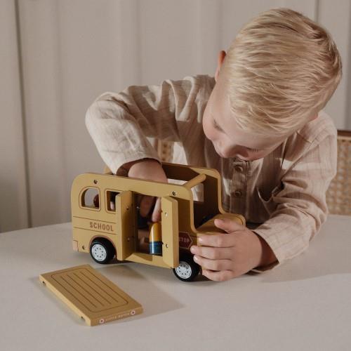 Autobus scolaire en bois avec personnages